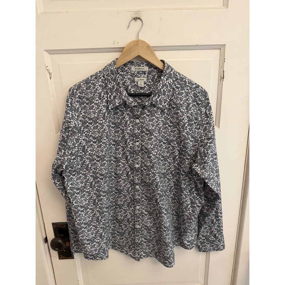 L.L. Bean Women's Wrinkle Free Black White Floral Button-Down Size XL Petite